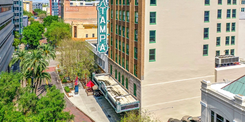 ENTIRE 8TH FLOOR – DOWNTOWN TAMPA TROPHY ASSET
