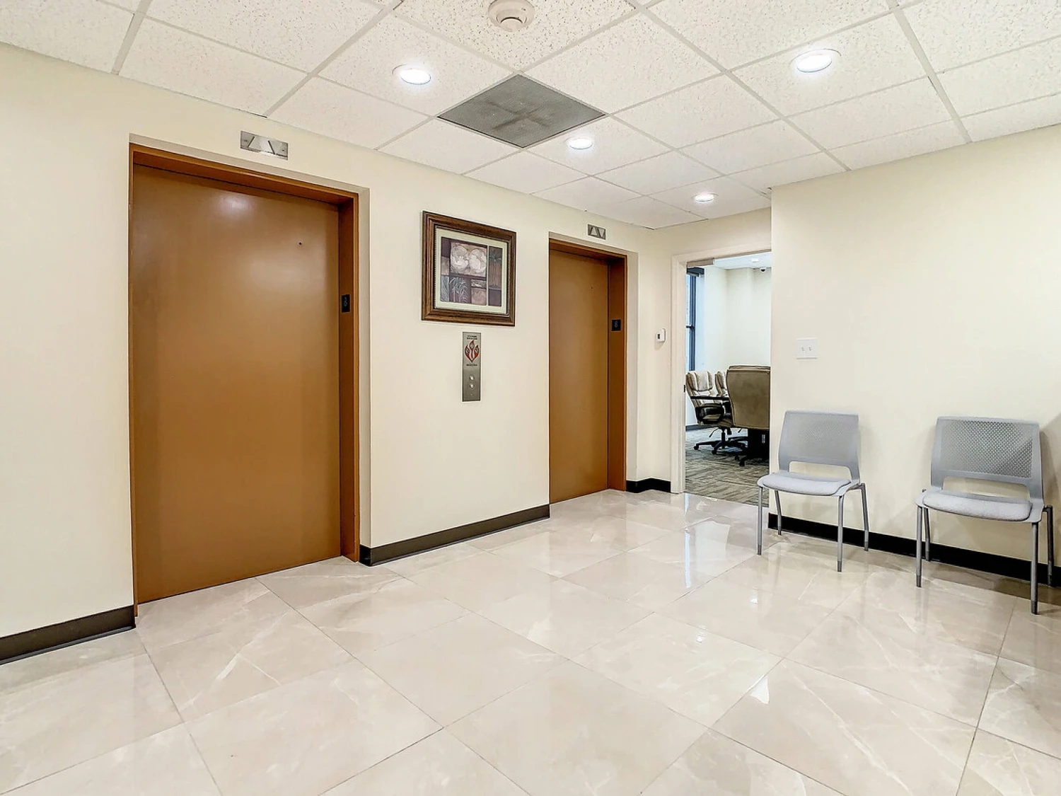 ENTIRE 8TH FLOOR – DOWNTOWN TAMPA TROPHY ASSET