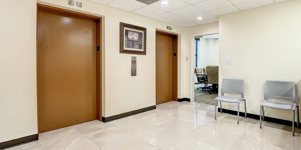 ENTIRE 8TH FLOOR – DOWNTOWN TAMPA TROPHY ASSET
