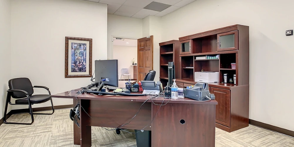 ENTIRE 8TH FLOOR – DOWNTOWN TAMPA TROPHY ASSET