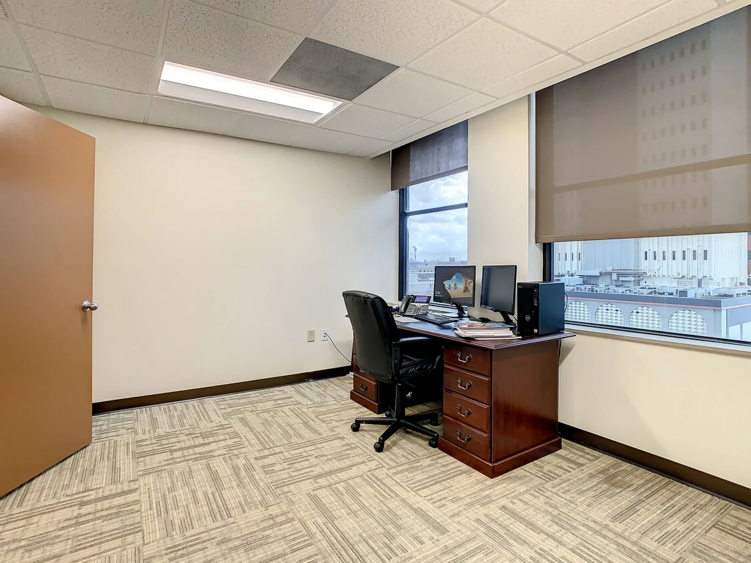 ENTIRE 8TH FLOOR – DOWNTOWN TAMPA TROPHY ASSET