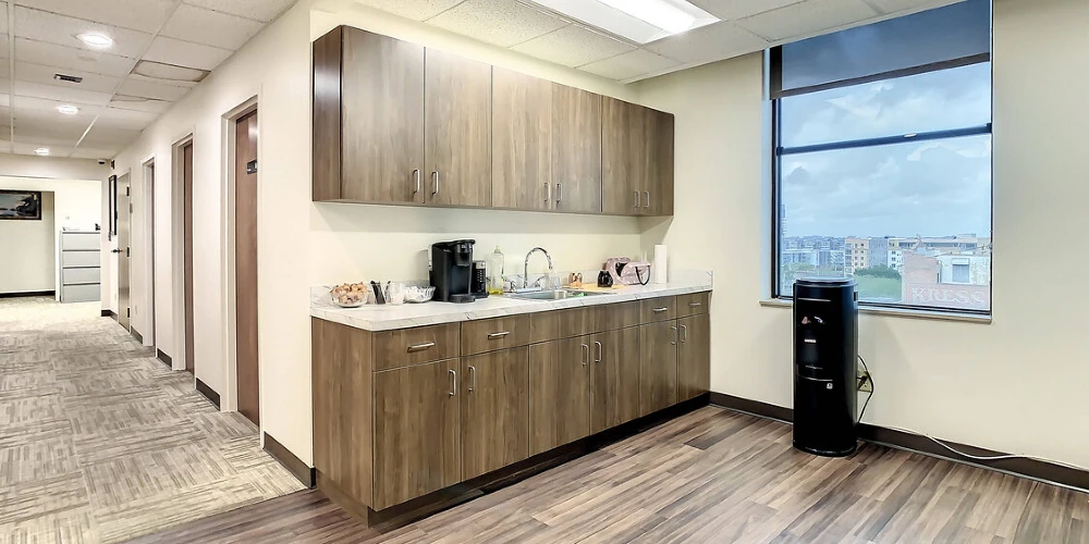 ENTIRE 8TH FLOOR – DOWNTOWN TAMPA TROPHY ASSET