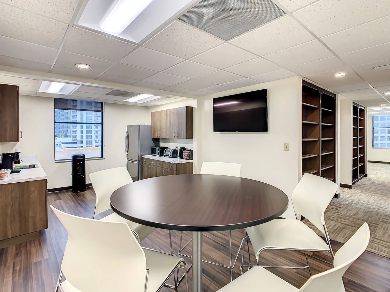 ENTIRE 8TH FLOOR – DOWNTOWN TAMPA TROPHY ASSET