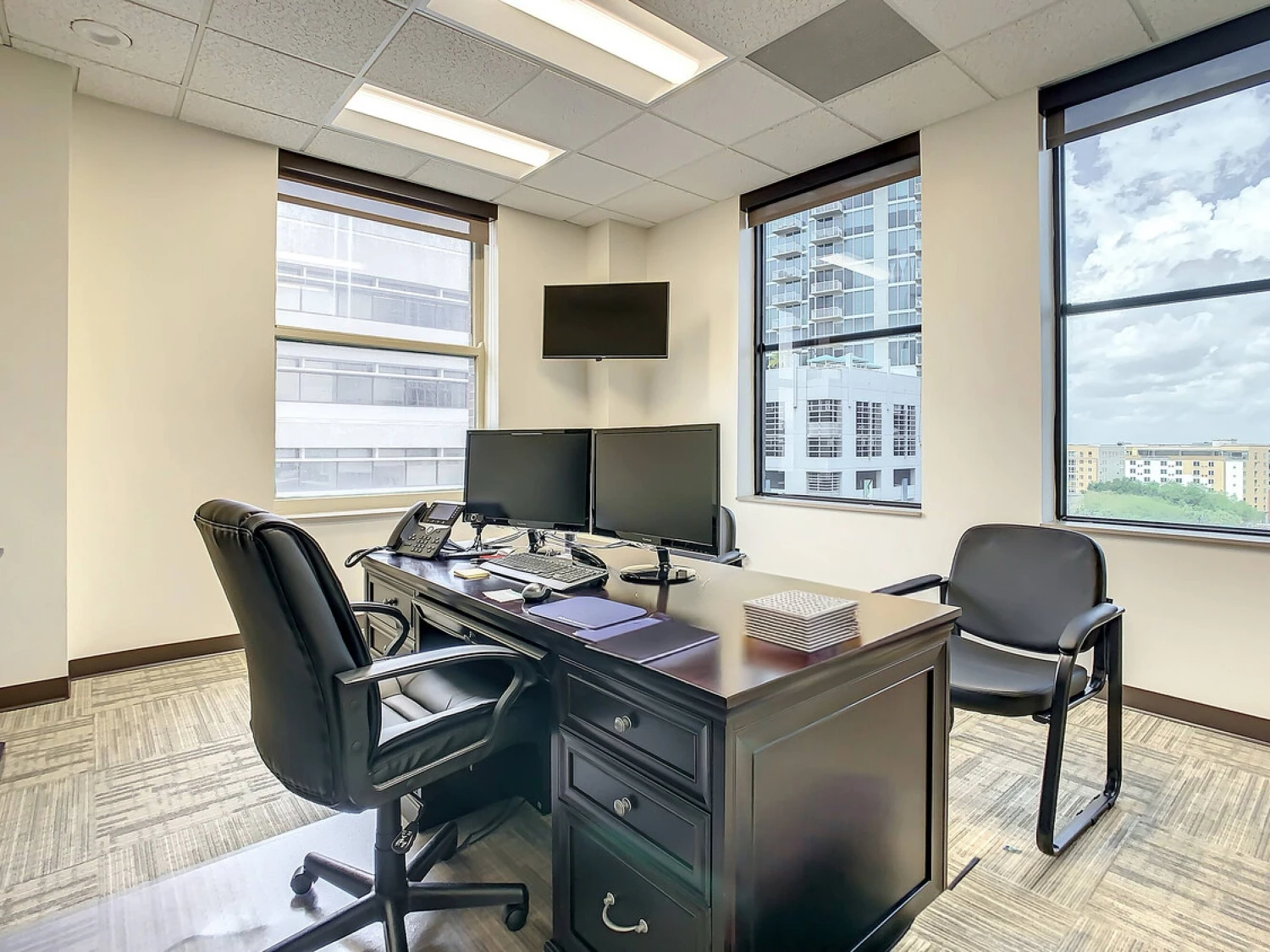 ENTIRE 8TH FLOOR – DOWNTOWN TAMPA TROPHY ASSET