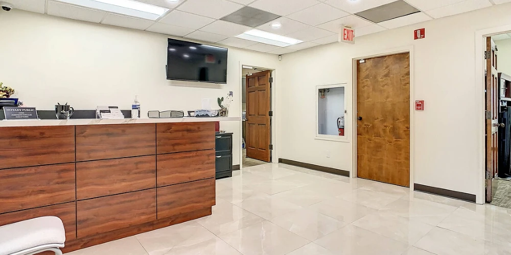 ENTIRE 8TH FLOOR – DOWNTOWN TAMPA TROPHY ASSET