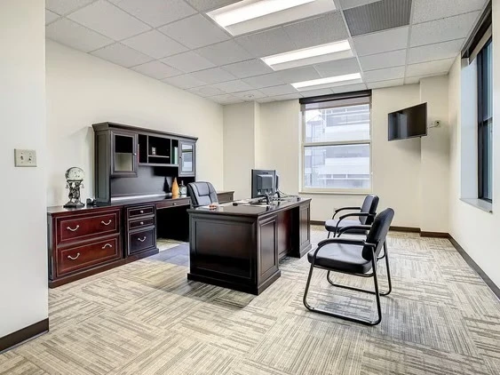 ENTIRE 8TH FLOOR – DOWNTOWN TAMPA TROPHY ASSET