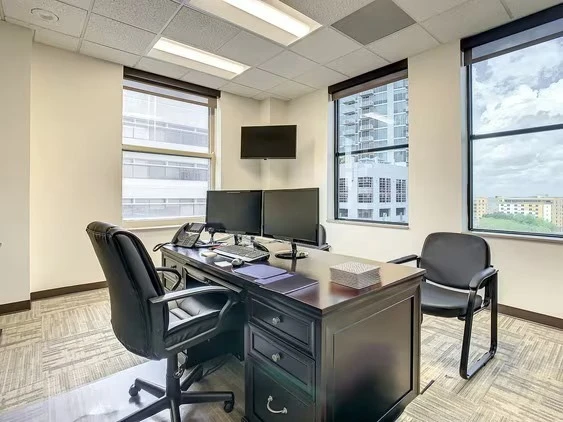 ENTIRE 8TH FLOOR – DOWNTOWN TAMPA TROPHY ASSET