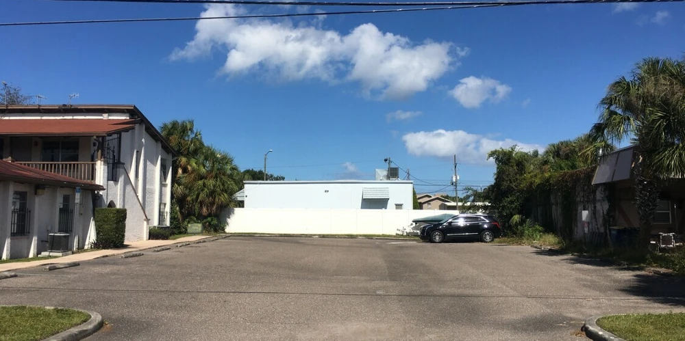 MEDICAL AND PROFESSIONAL OFFICE IN CLEARWATER