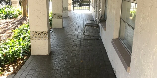 MEDICAL AND PROFESSIONAL OFFICE IN CLEARWATER