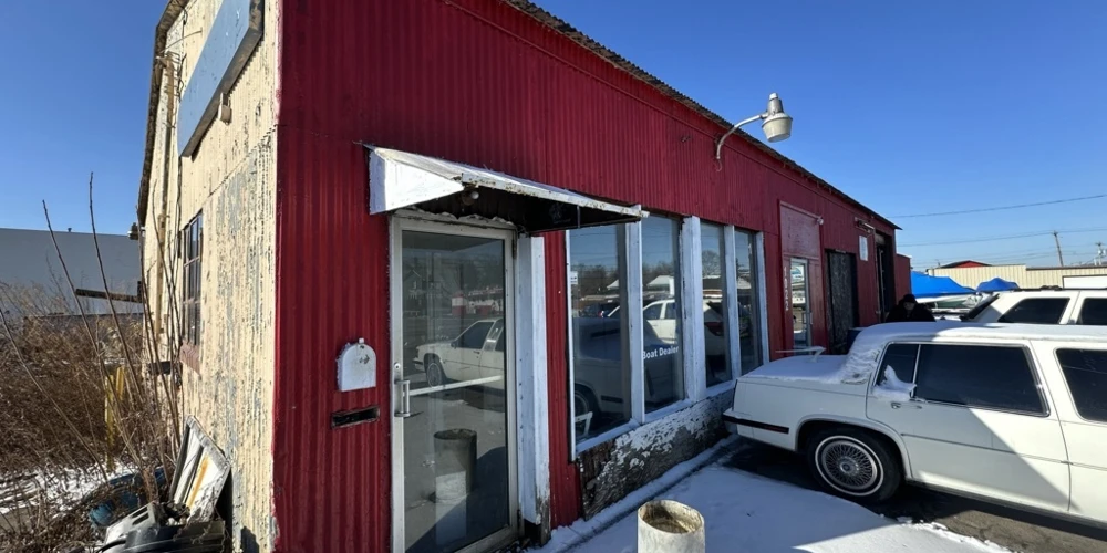1020 East State St     2500+/- SF Warehouse/Storage Building in Industrial Zoning