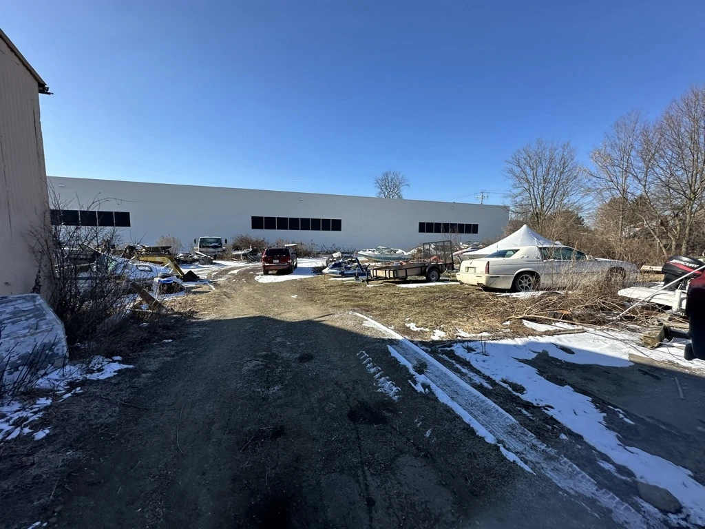 1020 East State St     2500+/- SF Warehouse/Storage Building in Industrial Zoning