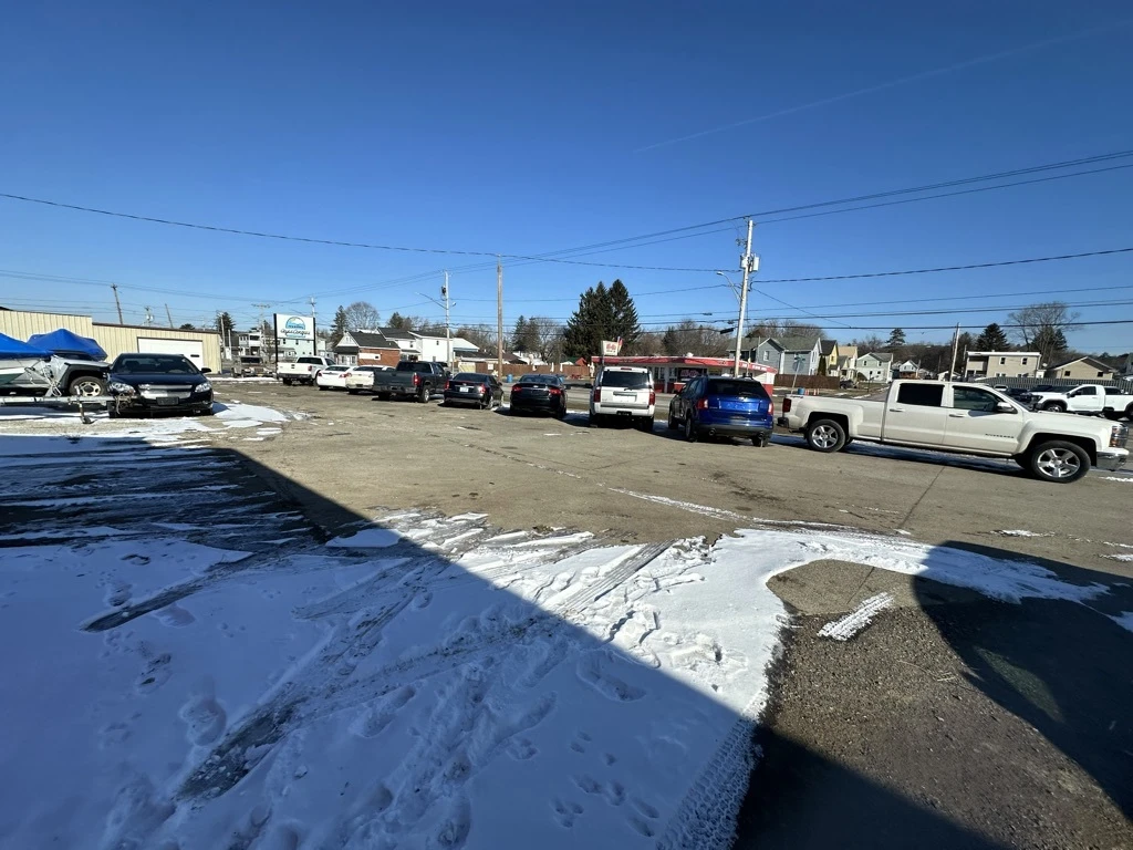 1020 East State St     2500+/- SF Warehouse/Storage Building in Industrial Zoning