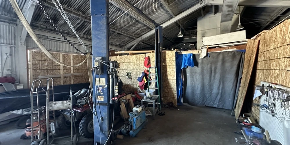 1020 East State St     2500+/- SF Warehouse/Storage Building in Industrial Zoning