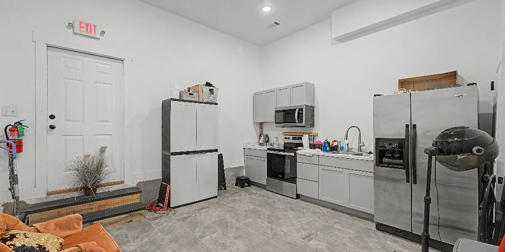 117-119 W Bean St
