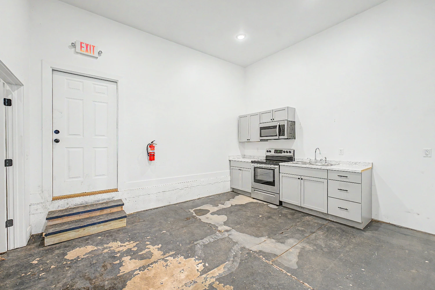 117-119 W Bean St