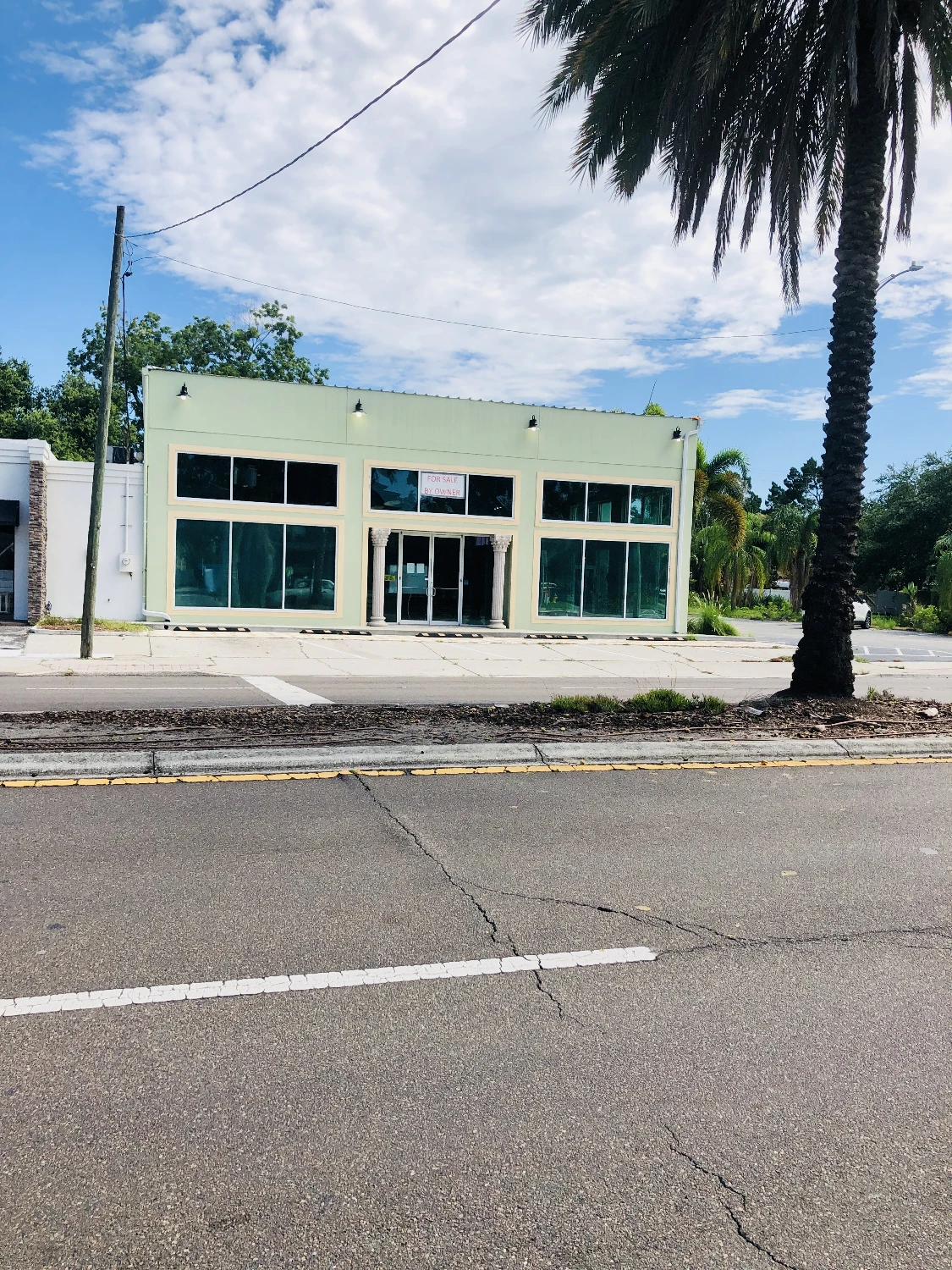 (SELLER FINANCING AVAILABLE!) PRIME SOUTH TAMPA RETAIL BUILDING ON W KENNEDY BLVD. FOR SALE!