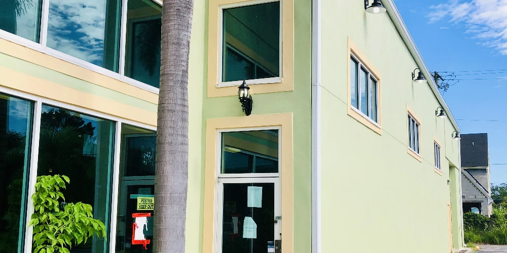 (SELLER FINANCING AVAILABLE!) PRIME SOUTH TAMPA RETAIL BUILDING ON W KENNEDY BLVD. FOR SALE!