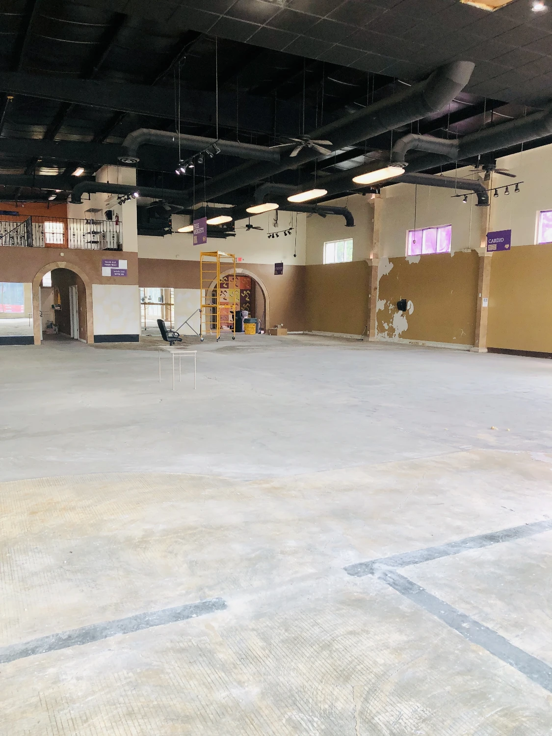 (SELLER FINANCING AVAILABLE!) PRIME SOUTH TAMPA RETAIL BUILDING ON W KENNEDY BLVD. FOR SALE!