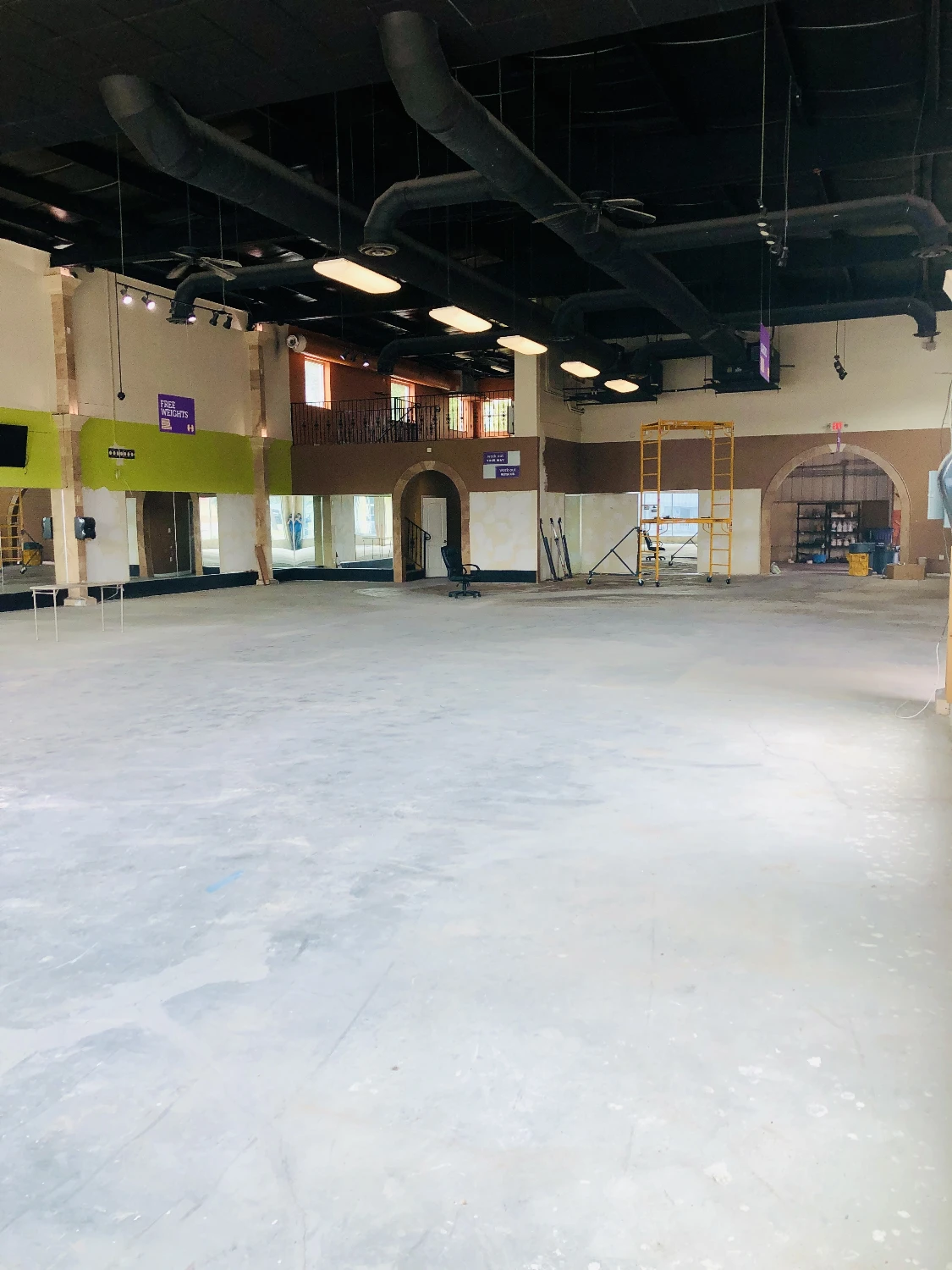 (SELLER FINANCING AVAILABLE!) PRIME SOUTH TAMPA RETAIL BUILDING ON W KENNEDY BLVD. FOR SALE!