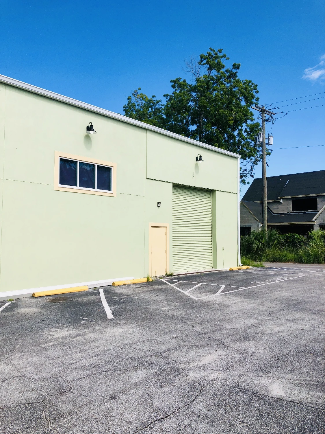 (SELLER FINANCING AVAILABLE!) PRIME SOUTH TAMPA RETAIL BUILDING ON W KENNEDY BLVD. FOR SALE!