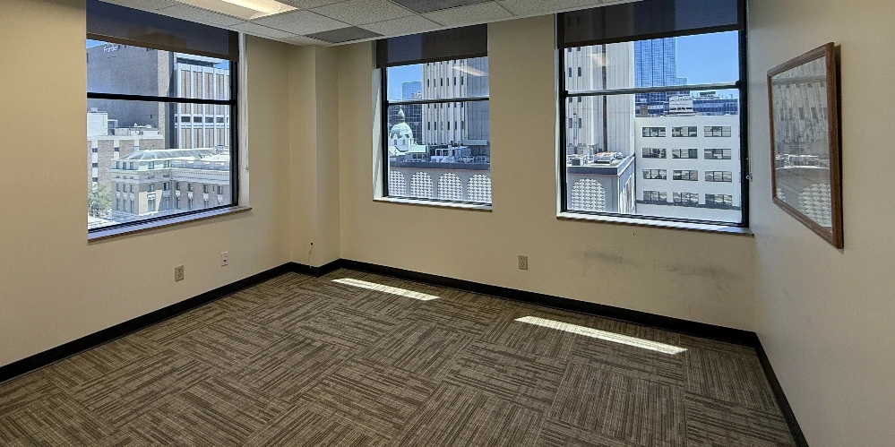 ENTIRE 8TH FLOOR – DOWNTOWN TAMPA TROPHY ASSET