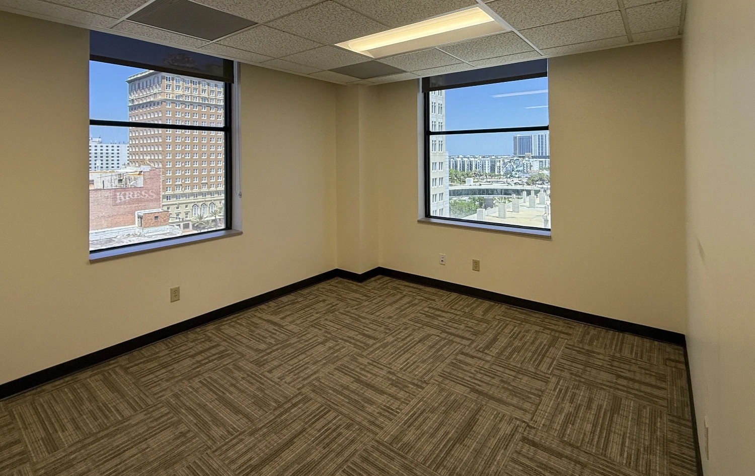 ENTIRE 8TH FLOOR – DOWNTOWN TAMPA TROPHY ASSET
