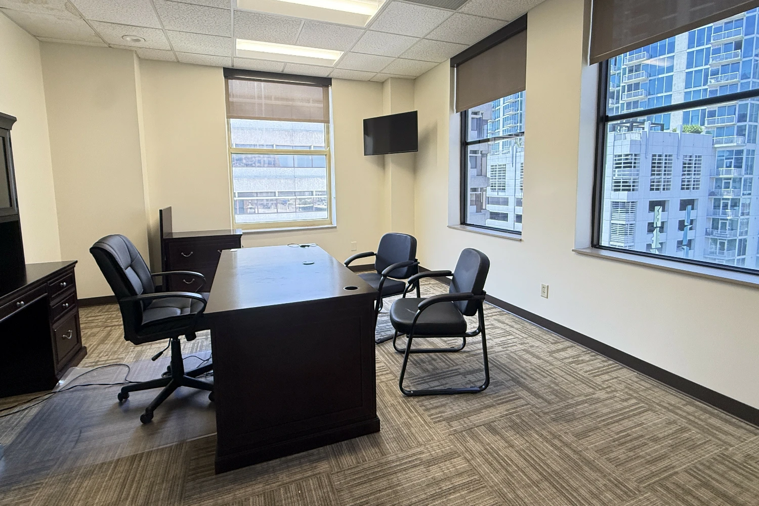 ENTIRE 8TH FLOOR – DOWNTOWN TAMPA TROPHY ASSET