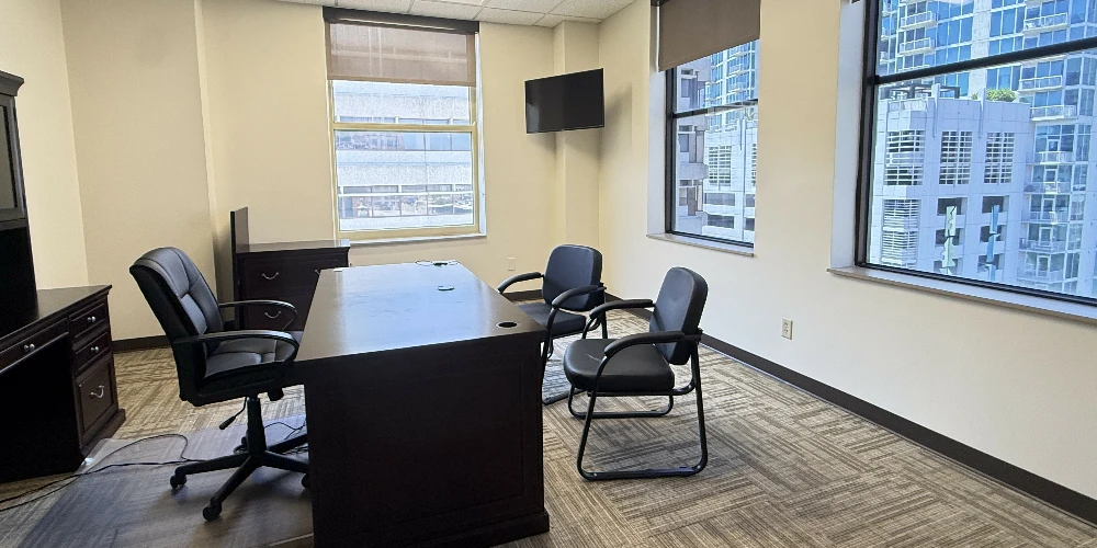 ENTIRE 8TH FLOOR – DOWNTOWN TAMPA TROPHY ASSET