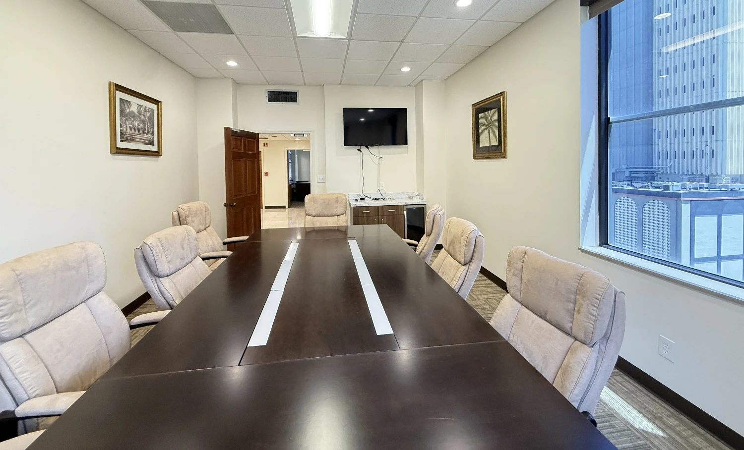 ENTIRE 8TH FLOOR – DOWNTOWN TAMPA TROPHY ASSET