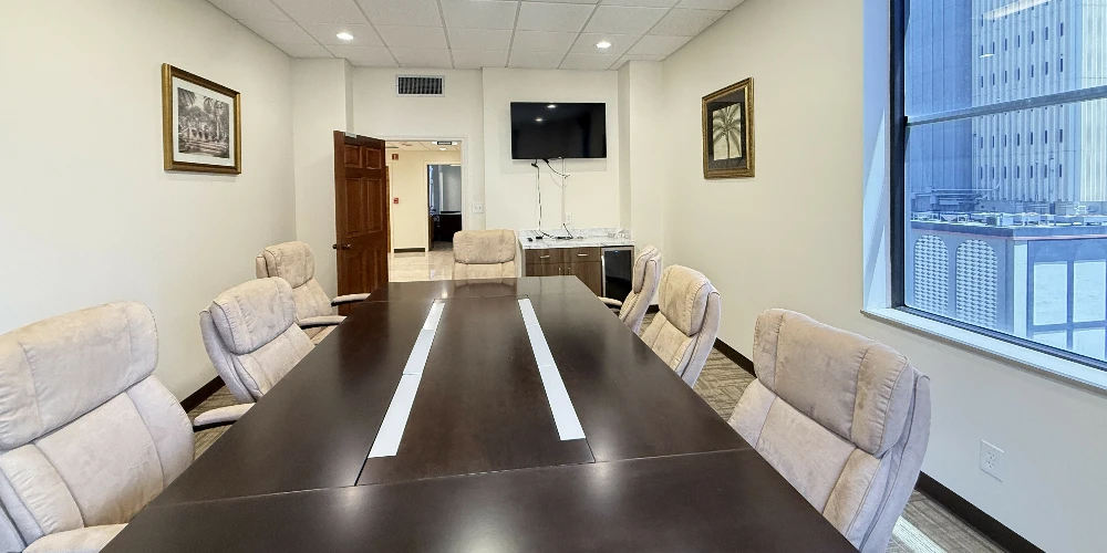 ENTIRE 8TH FLOOR – DOWNTOWN TAMPA TROPHY ASSET
