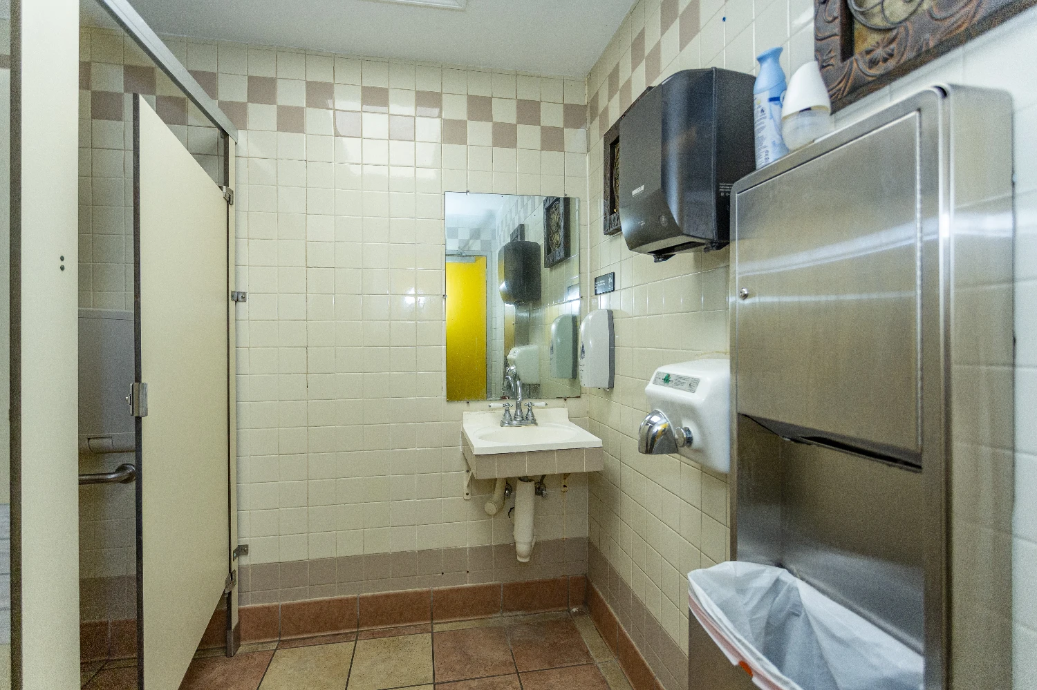 Restauarant Property in Pelham, AL
