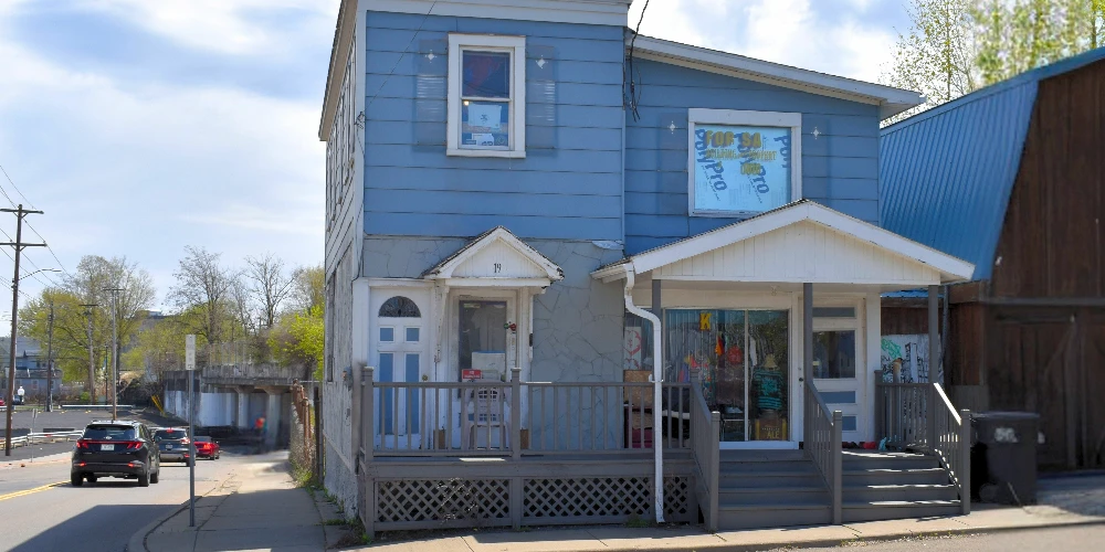 19 Clinton Street