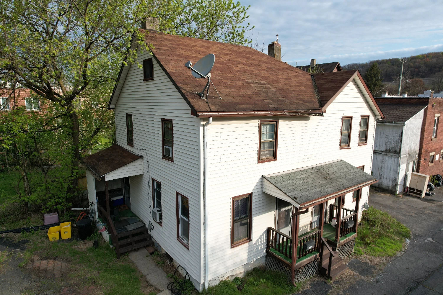 299.5 Clinton Street