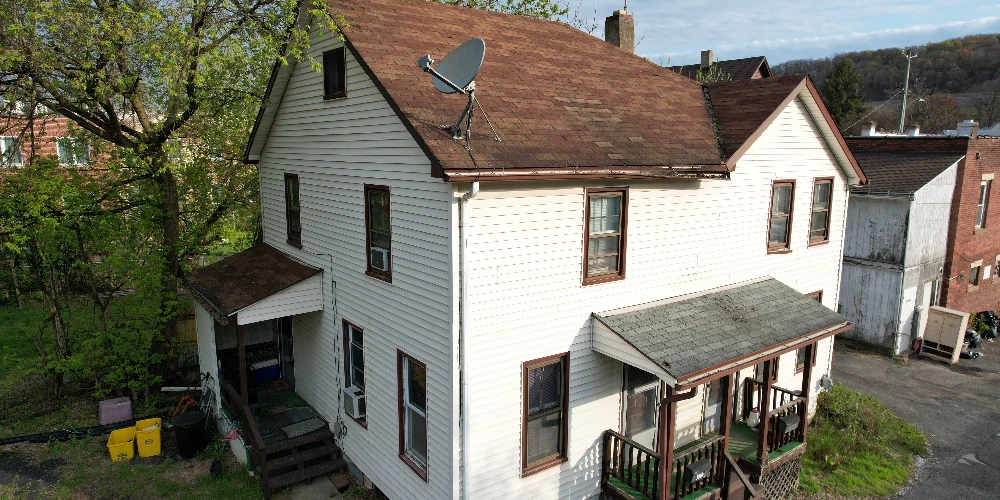 299.5 Clinton Street