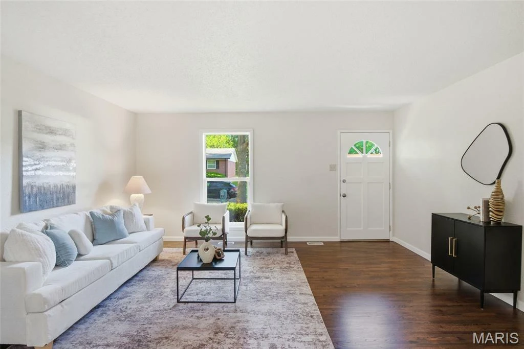 2330 Rockymont Drive, St. Louis, MO for sale