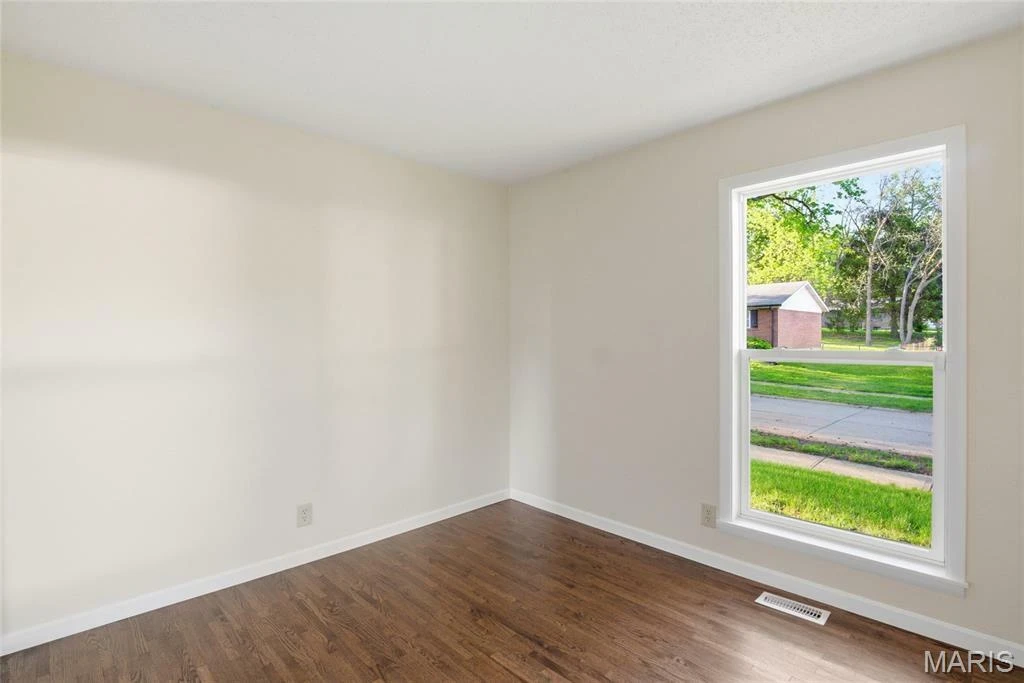 2330 Rockymont Drive, St. Louis, MO for sale