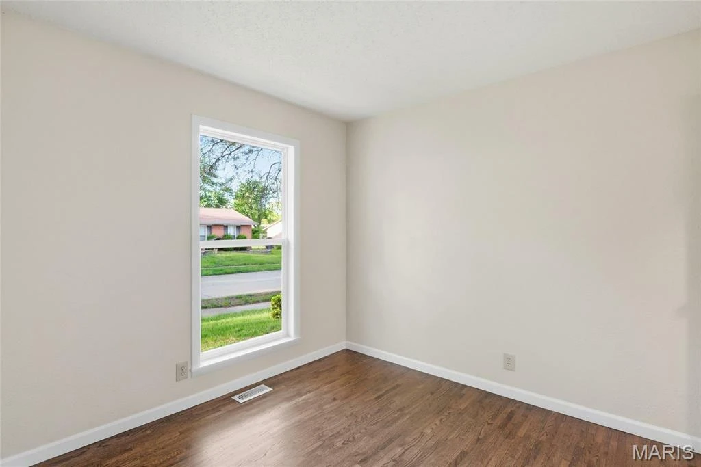 2330 Rockymont Drive, St. Louis, MO for sale