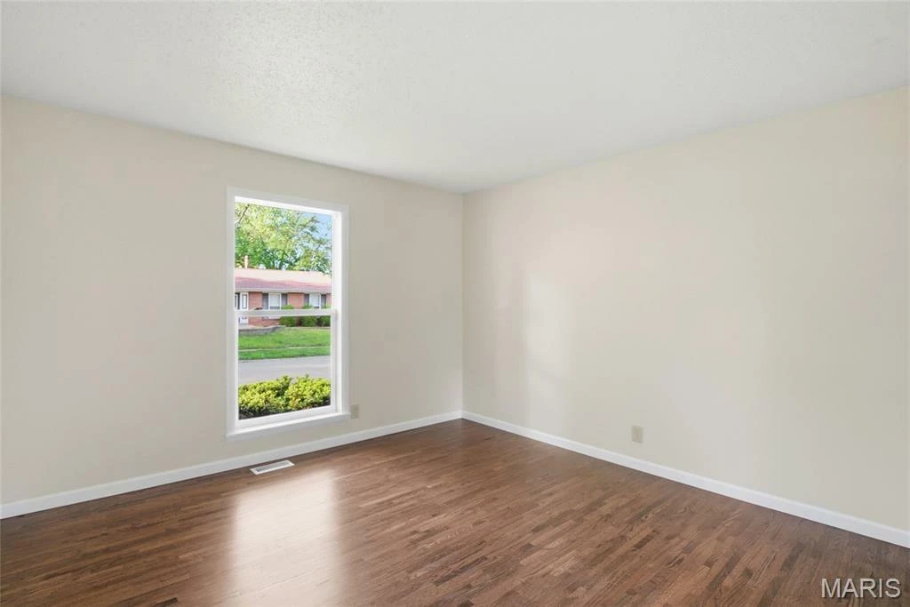 2330 Rockymont Drive, St. Louis, MO for sale
