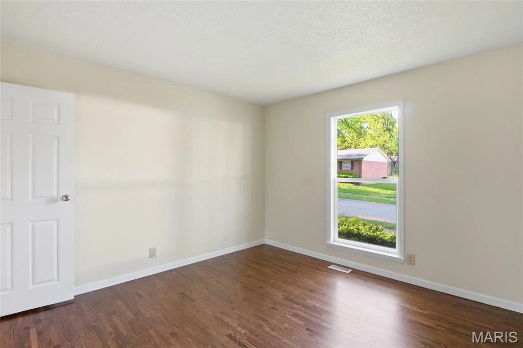 2330 Rockymont Drive, St. Louis, MO for sale