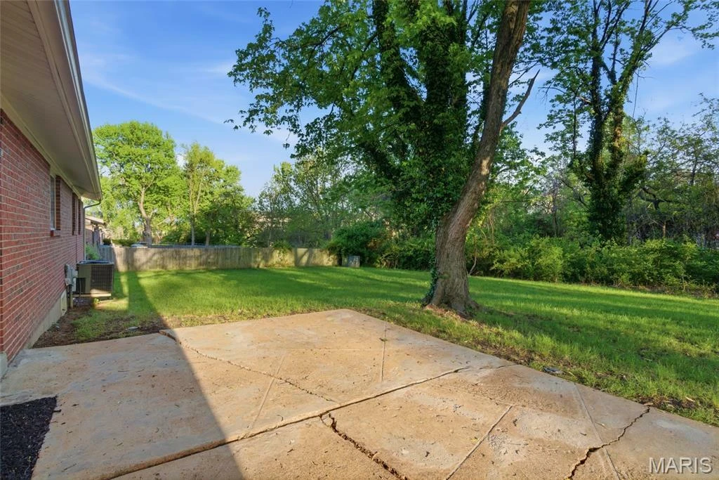 2330 Rockymont Drive, St. Louis, MO for sale