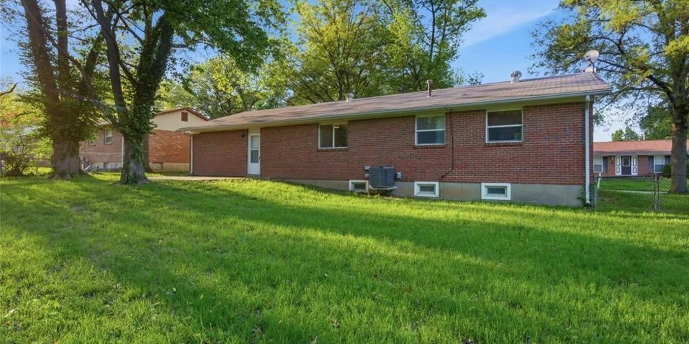 2330 Rockymont Drive, St. Louis, MO for sale