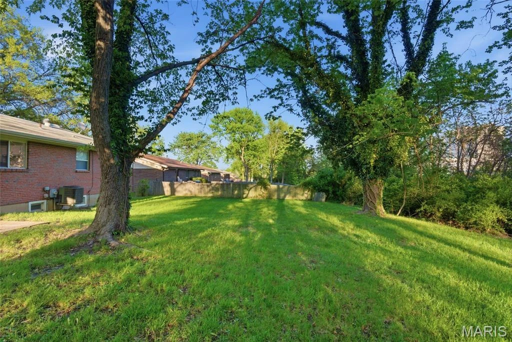 2330 Rockymont Drive, St. Louis, MO for sale