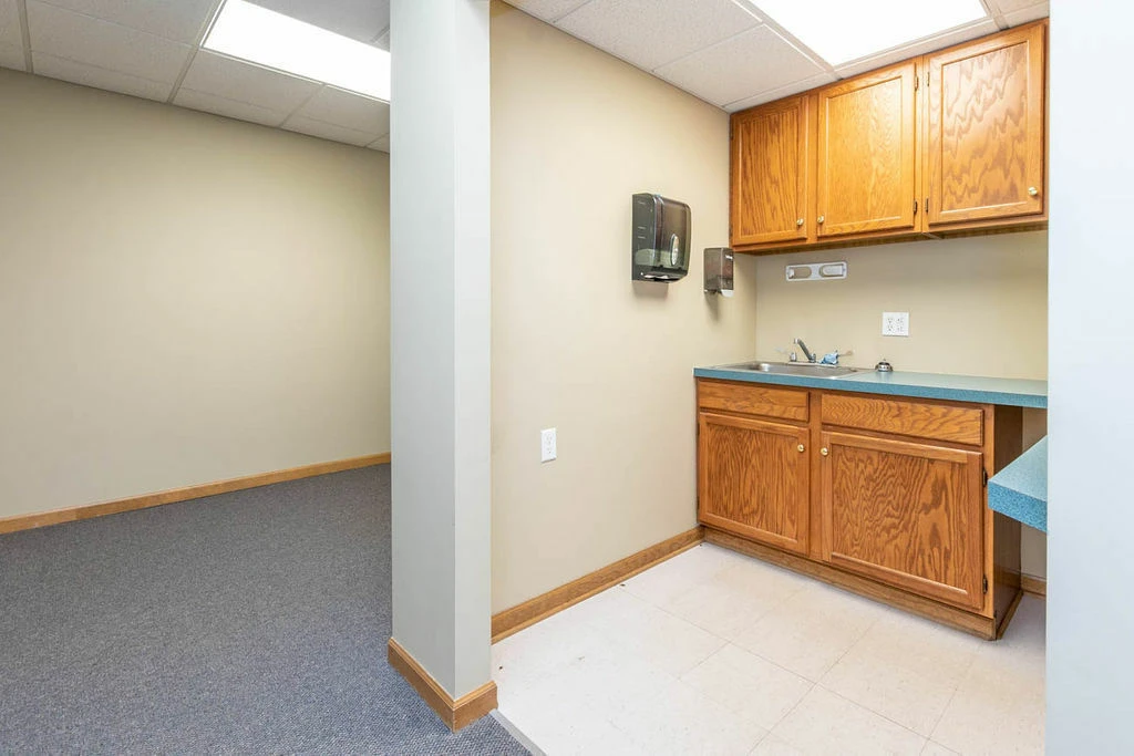 140 Professional Parkway -  Medical & Professional Offices