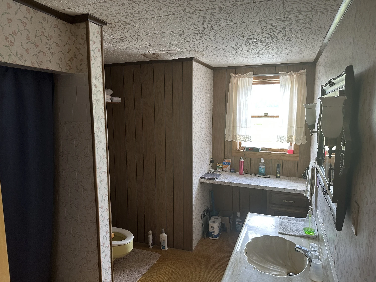 2597 New York 394 - 4,374+/- SF Turn Key Restaurant/Bar with 2 bedroom Apt