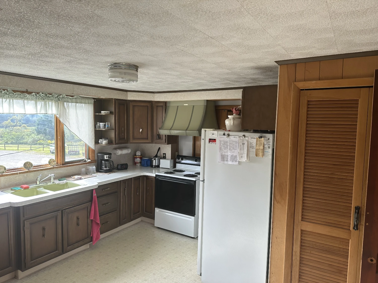 2597 New York 394 - 4,374+/- SF Turn Key Restaurant/Bar with 2 bedroom Apt