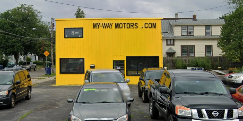 3260 Bailey Ave - Back on the Market - 1,050+/- SF 2 Bay Auto Garage
