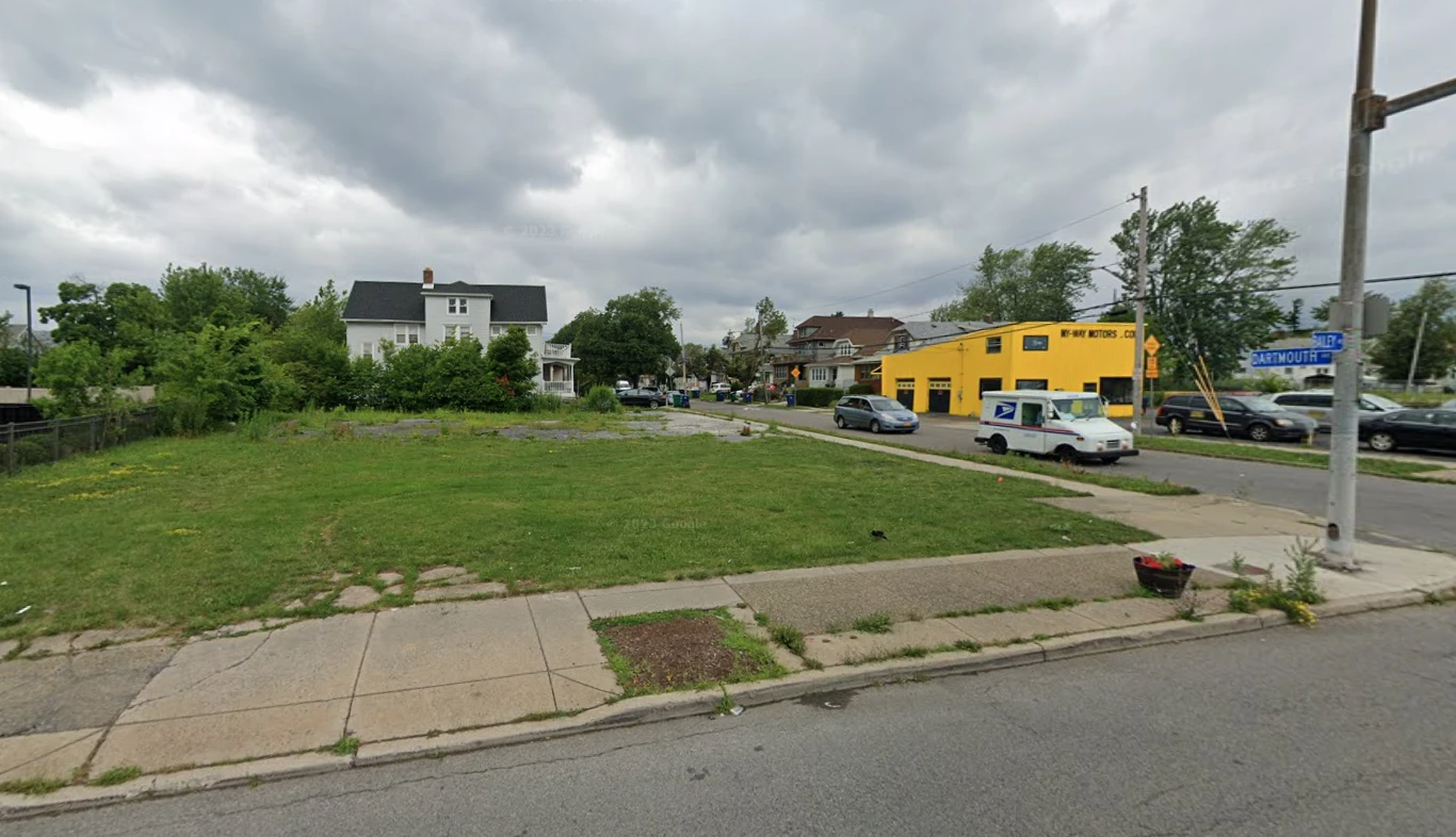 3260 Bailey Ave - Back on the Market - 1,050+/- SF 2 Bay Auto Garage