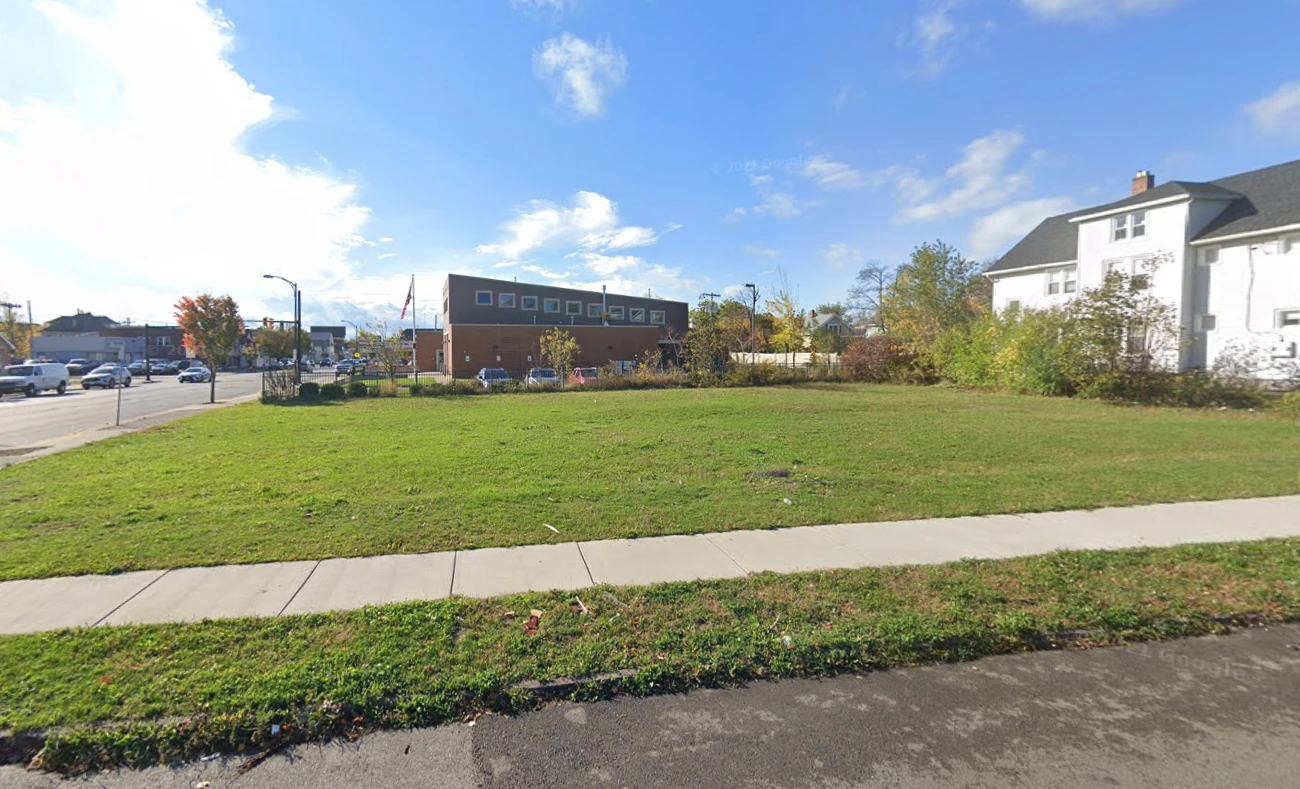 3260 Bailey Ave - Back on the Market - 1,050+/- SF 2 Bay Auto Garage