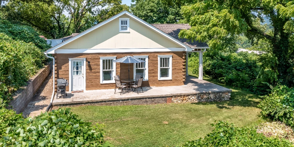 4 Properties: 1682 and 1686 S Watkins St and 7041 and 7045 Maplewood Ln