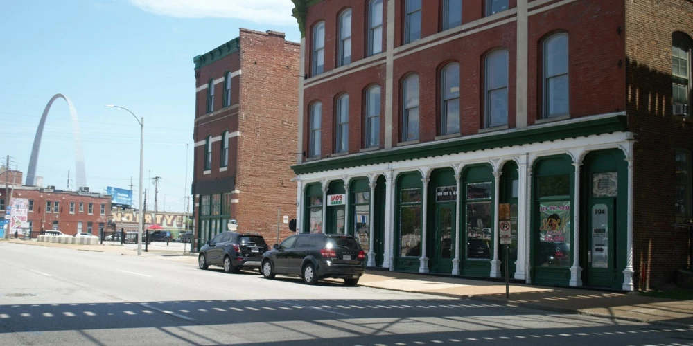 900 Block of S 4th St.